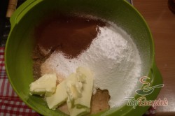 Recept elkészítése Meggyes kókuszrolád-piramis sütés nélkül, lépés 2