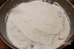 Recept elkészítése Baracktorta sütés nélkül, lépés 6