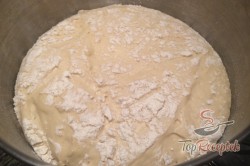 Recept elkészítése Szalámival és sajttal töltött croissant, lépés 1