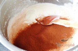 Recept elkészítése Tejfölös-tejszínes-pudingos sütemény, lépés 5