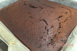 Recept elkészítése Pihe-puha kakaós sütemény, lépés 2