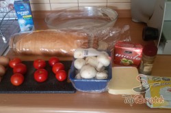 Recept elkészítése Tepsiben sült rakott szendvics paradicsommal, sajttal, tejszínes öntettel, lépés 1