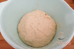 Recept elkészítése Puha, lágy vajas csiga kelt tésztából, lépés 3