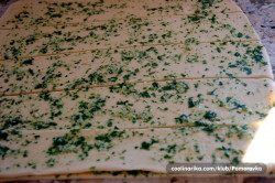 Recept elkészítése Fokhagymás foszlós kenyér, lépés 2