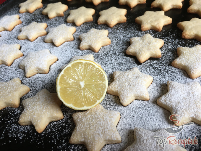 Recept Karácsonyi csillagok citromos-tejfölös tésztából
